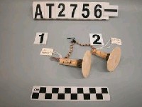 藏品(男子蕈狀貝板珠串耳飾)的圖片